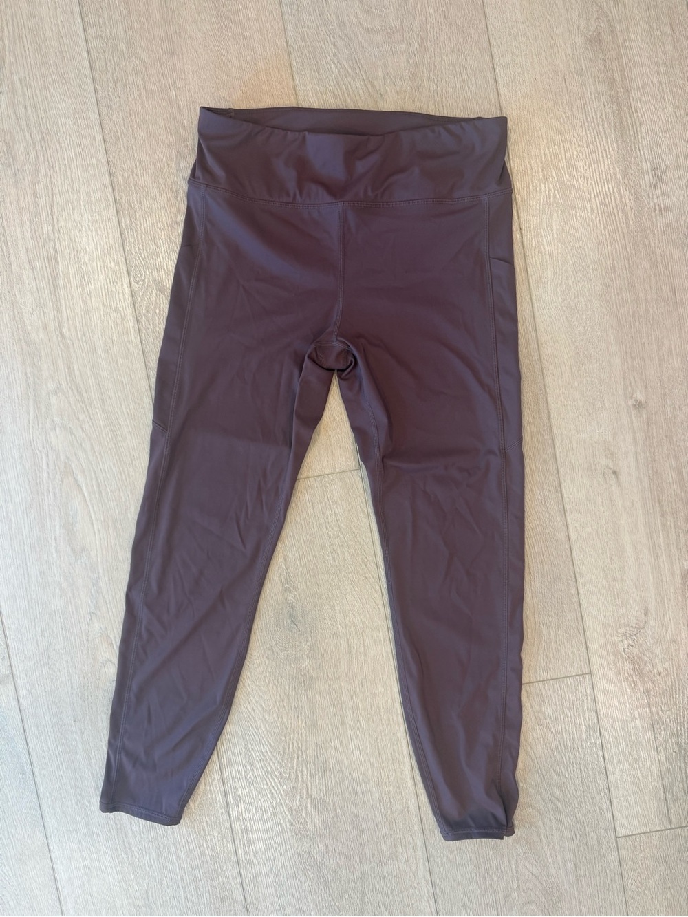 Vuori Women's High-Rise Stride Leggings Chestnut Brown Size LARGE VW429
NWOT - Picture 2 of 6